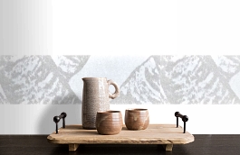 Обои macro-008 silver birch gy фото в интерьере коридора превью