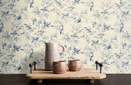 Обои Aviary Toile Indigo Fabri фото в интерьере коридора превью