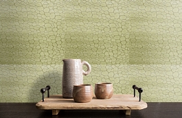 Обои Tortoise 84-Linen фото в интерьере коридора превью