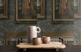 Обои Gallery A Red фото в интерьере коридора превью