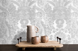 Обои Kew Charcoal фото в интерьере коридора превью
