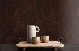 Обои Kew Taupe фото в интерьере коридора превью