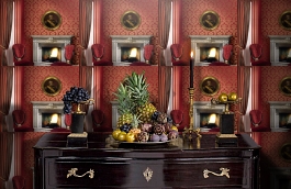 Обои 2 фото в интерьере гостиной превью