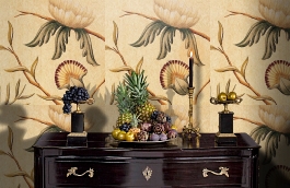 Обои Adamseden-Buttermilk-Wpcw фото в интерьере гостиной превью