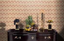 Обои Flamme De France Rose Fab фото в интерьере гостиной превью