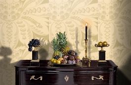 Обои Venetiandamask-Celadon-Wp фото в интерьере гостиной превью