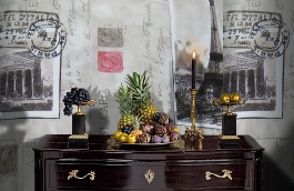 Обои F15.0034.A01 POSTCARD A-0 фото в интерьере гостиной превью