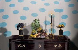 Обои F16.0006.A03 DOTS.410 A-0 фото в интерьере гостиной превью