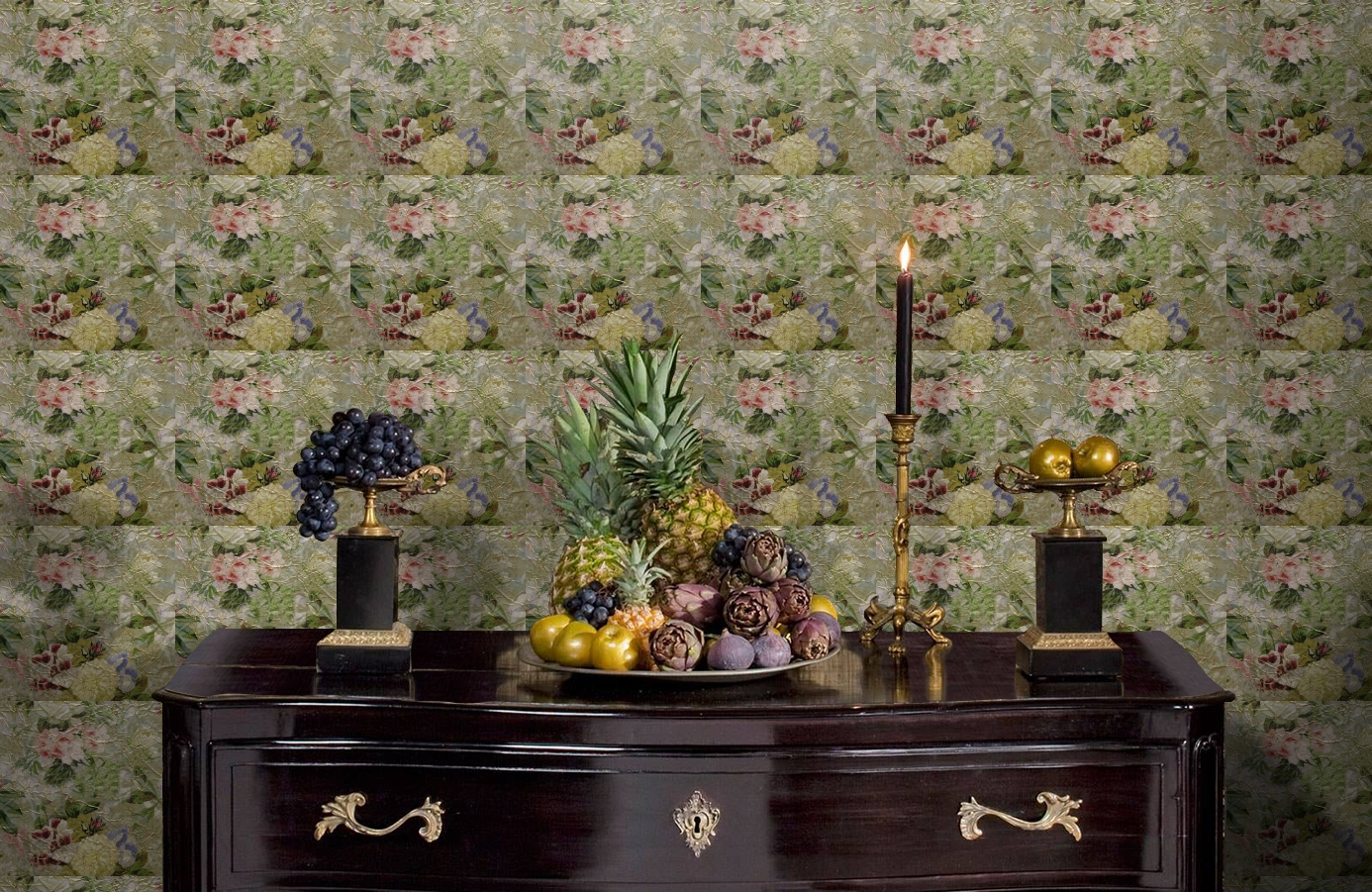 Обои ROSES_ANCIENNES_P__05 фото в интерьере гостиной