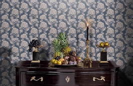 Обои Gabrielle Indigo фото в интерьере гостиной превью