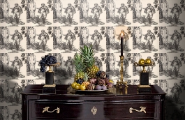 Обои Vauxhallgardens-Softblack фото в интерьере гостиной превью