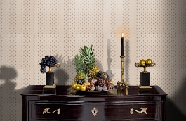 Обои Faustine Rouge фото в интерьере гостиной превью