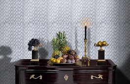 Обои Lucienne Indigo фото в интерьере гостиной превью