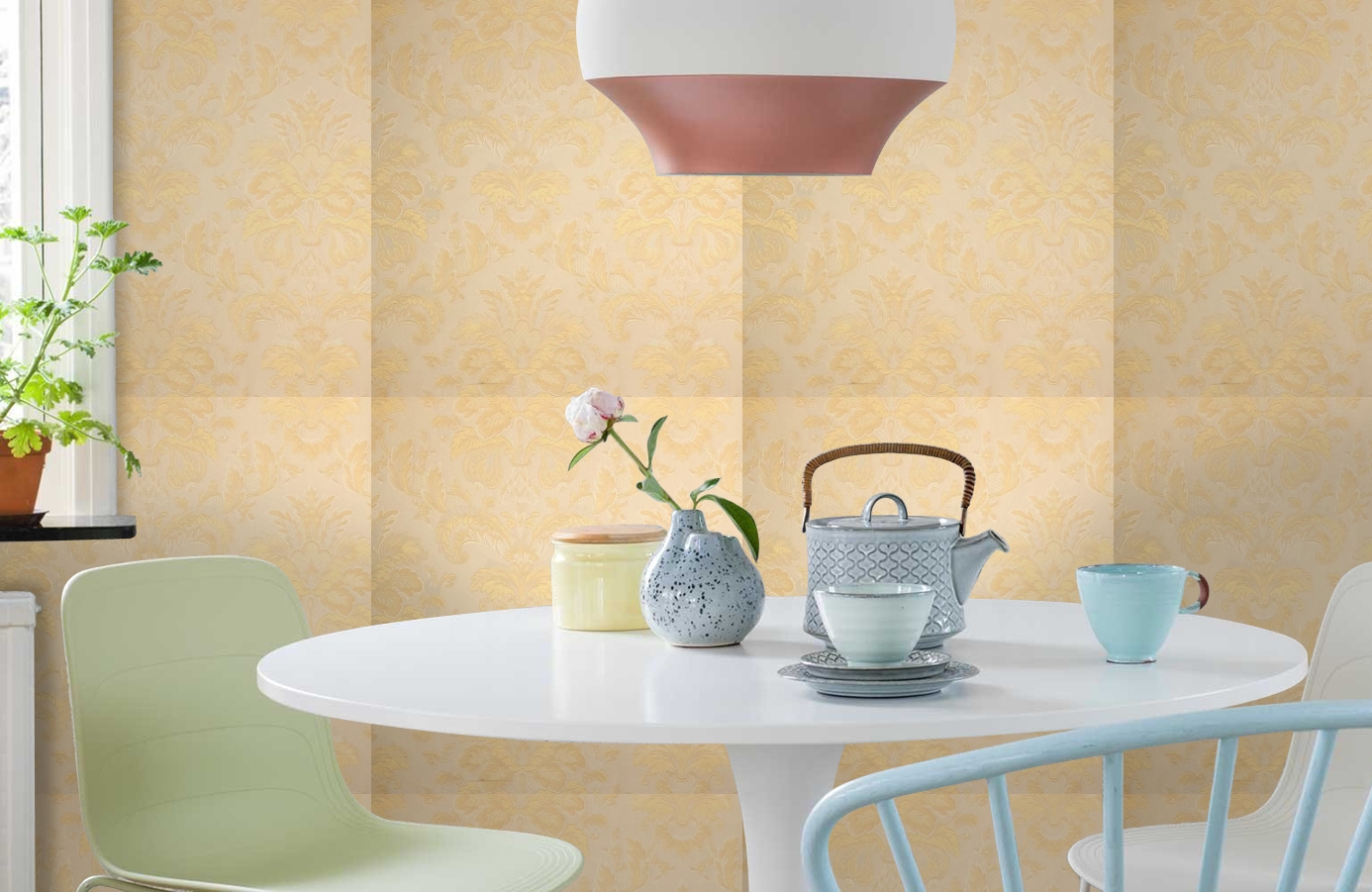 Обои Bergamo Honey-103 фото в интерьере кухни