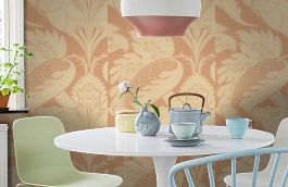 Обои Venetiandamask-Terracotta фото в интерьере кухни превью