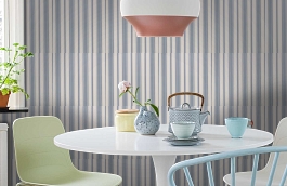 Обои Remi Stripe Bleu фото в интерьере кухни превью