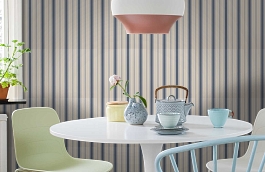 Обои Remi Stripe Indigo фото в интерьере кухни превью