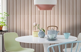 Обои Remi Stripe Rose фото в интерьере кухни превью