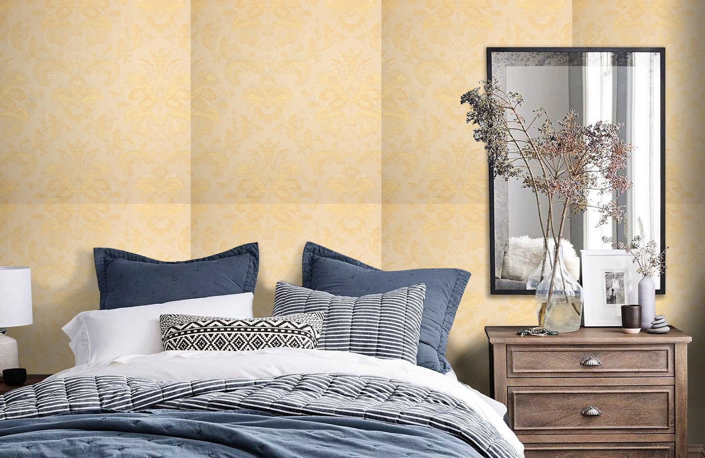 Обои Bergamo Honey-103 фото в интерьере спальни