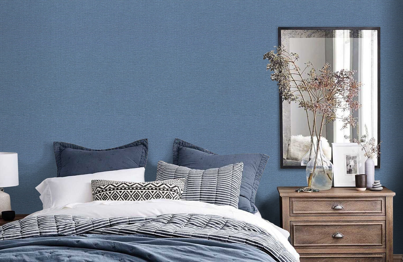 Обои 10442-04 фото в интерьере спальни