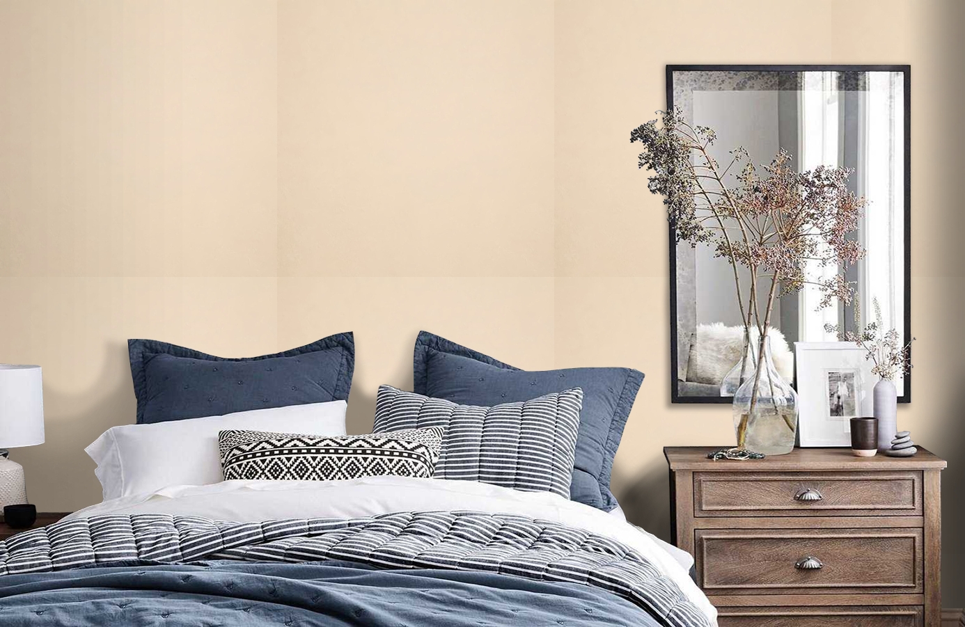 Обои HC71008-22 фото в интерьере спальни