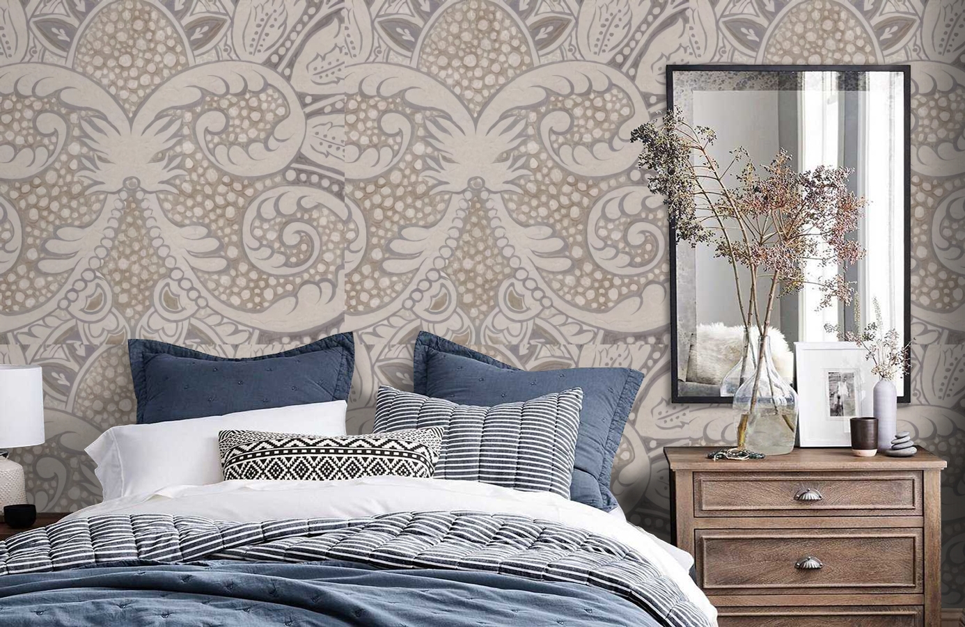 Обои Rococo Metallic 4 фото в интерьере спальни