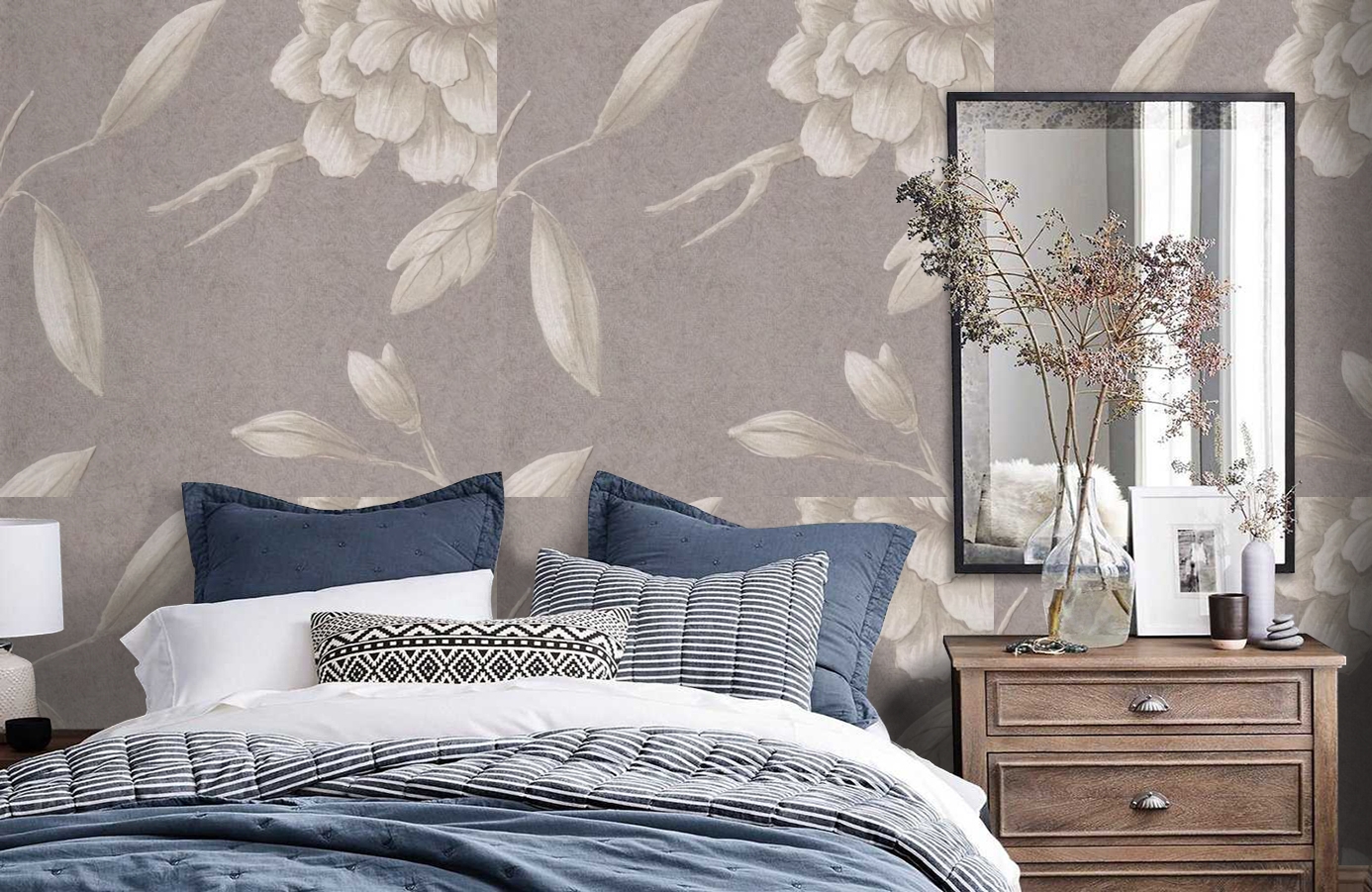 Обои Jasper Peony Metallic 3 фото в интерьере спальни