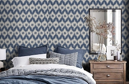 Обои Flamme De France Indigo F фото в интерьере спальни превью