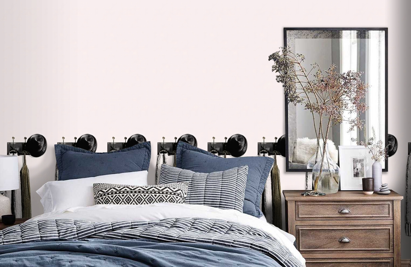 Обои DM227-1 фото в интерьере спальни