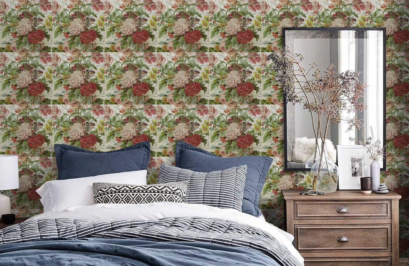 Обои ROSES_ANCIENNES_P__10 фото в интерьере спальни