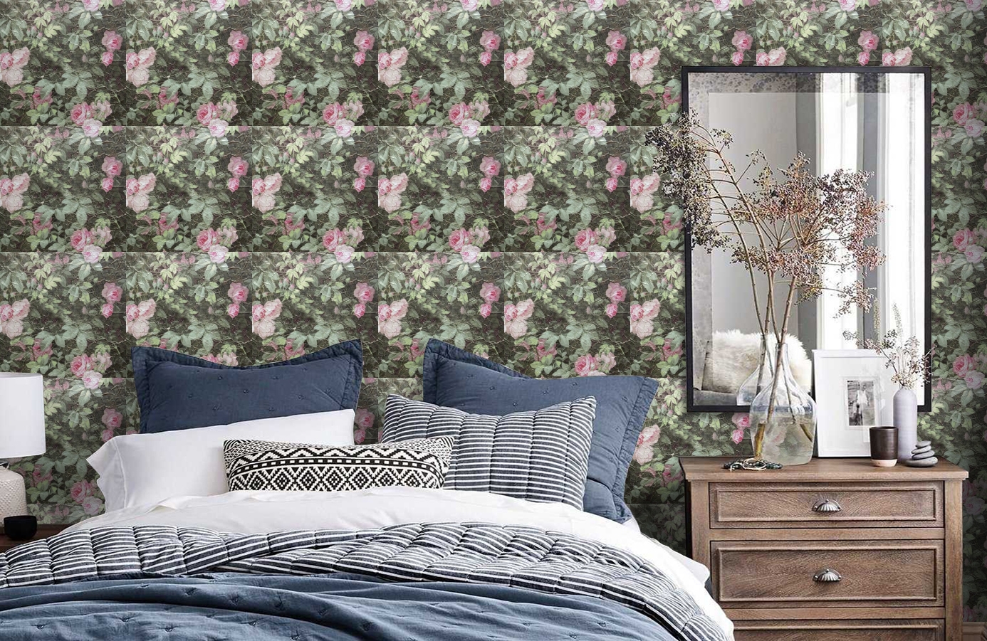 Обои ROSES_ANCIENNES_P__12 фото в интерьере спальни