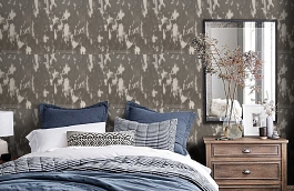 Обои Crackle Charcoal фото в интерьере спальни превью