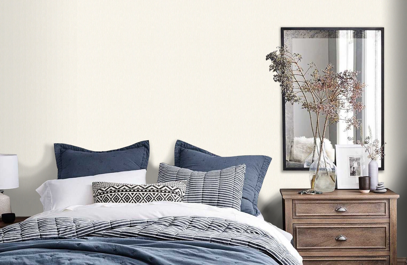 Обои 3578-23 фото в интерьере спальни