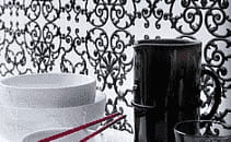 В черно-белом