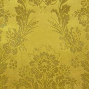 текстильные обои Zuber с дамаском Velours Or 40010 COL 1 На фото текстильные обои Zuber с дамаском Velours Or 40010 COL 1