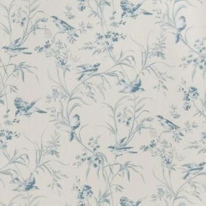 обои серые Fabricut с птицами French general Aviary Toile La Mer На фото обои серые Fabricut с птицами French general Aviary Toile La Mer