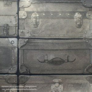 бумажные обои серые в комнату Andrew Martin Engineer Luggage Gunmetal LU01 На фото бумажные обои серые в комнату Andrew Martin Engineer Luggage Gunmetal LU01