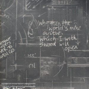 английские элитные обои в комнату с текстом Andrew Martin Engineer Oxford Charcoal XA WAY На фото английские элитные обои в комнату с текстом Andrew Martin Engineer Oxford Charcoal XA WAY