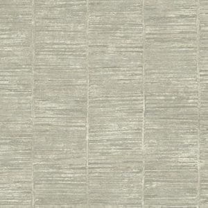 бумажные обои серые в комнату с полосой стиле «модерн» Wallquest Urban Style UT30500 На фото бумажные обои серые в комнату с полосой стиле «модерн» Wallquest Urban Style UT30500