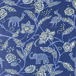 ткань обои синие в комнату Thibaut Sweet Life 839-F-96153 На фото ткань обои синие в комнату Thibaut Sweet Life 839-F-96153