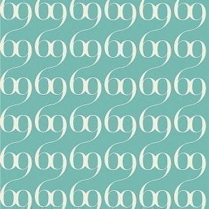 флизелиновые полностью обои бирюзовые в комнату с орнаментом Tres Tintas Bodoni VH6-B4 На фото флизелиновые полностью обои бирюзовые в комнату с орнаментом Tres Tintas Bodoni VH6-B4