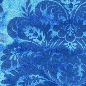 текстильные обои Zuber с дамаском Grand Duche 40067 BLEU На фото текстильные обои Zuber с дамаском Grand Duche 40067 BLEU