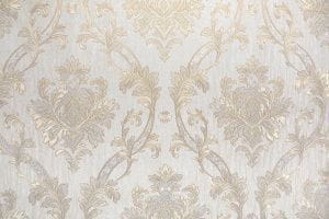 недорогие флизелиновые обои фиолетовые в гостиную Primo Parati с орнаментом Home Legends HL010103 На фото недорогие флизелиновые обои фиолетовые в гостиную Primo Parati с орнаментом Home Legends HL010103