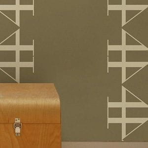испанские элитные обои коричневые в гостиную Tres Tintas Bodoni VH4-A2 На фото испанские элитные обои коричневые в гостиную Tres Tintas Bodoni VH4-A2